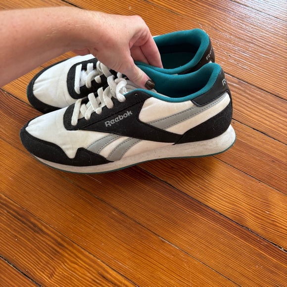 Reebok Women’s White and Black Sneakers with Teal Accents - Picture 4 of 4
